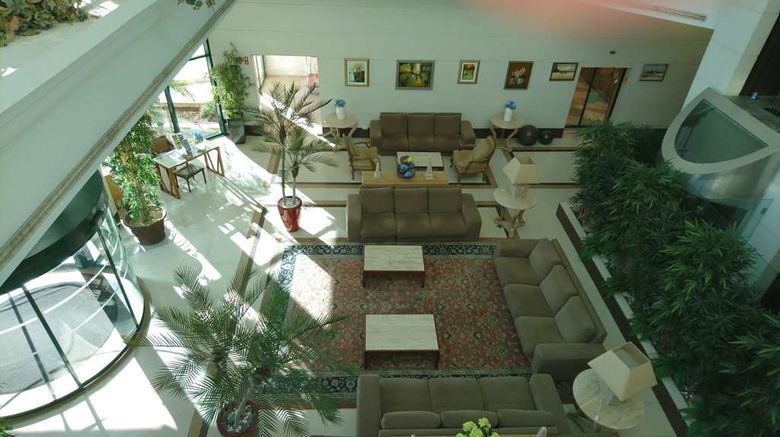 <b>Hotel Riviera Lobby</b>. Images powered by <a href="https://iceportal.shijigroup.com/" title="IcePortal" target="_blank">IcePortal</a>.
