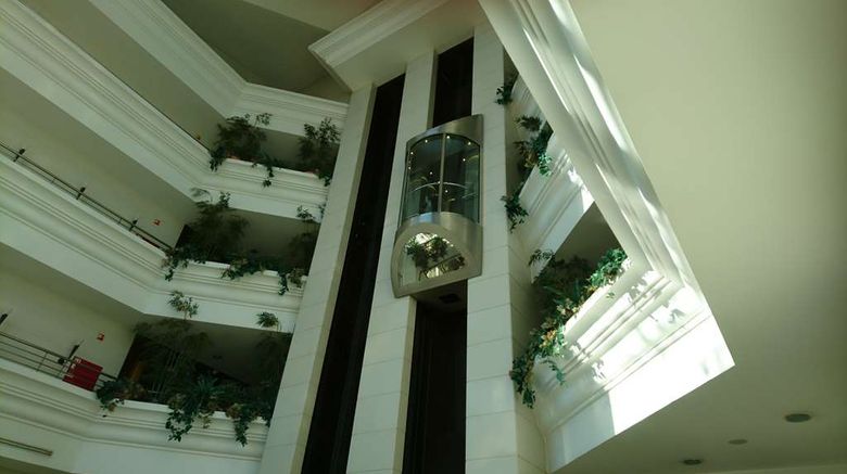 <b>Hotel Riviera Lobby</b>. Images powered by <a href="https://iceportal.shijigroup.com/" title="IcePortal" target="_blank">IcePortal</a>.