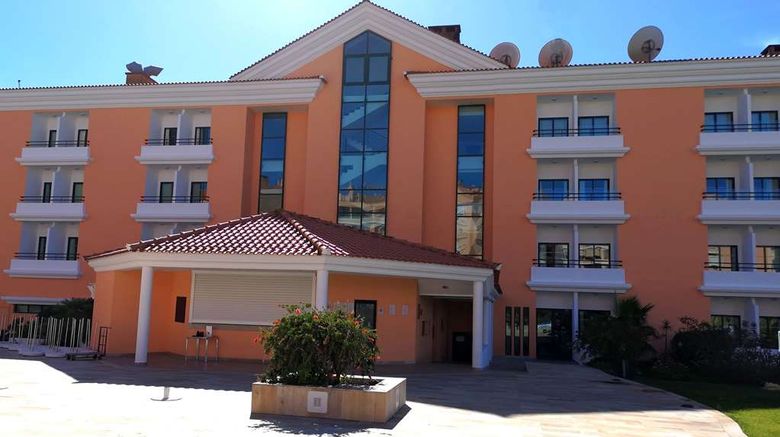 <b>Hotel Riviera Restaurant</b>. Images powered by <a href="https://iceportal.shijigroup.com/" title="IcePortal" target="_blank">IcePortal</a>.