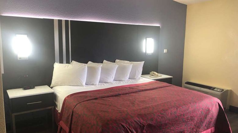 <b>Days Inn Grove City Columbus South Room</b>. Images powered by <a href="https://iceportal.shijigroup.com/" title="IcePortal" target="_blank">IcePortal</a>.