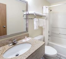 Super 8 Franklin/Middletown Area Room