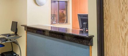 Super 8 Franklin/Middletown Area Lobby
