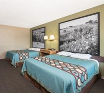 Super 8 Milbank Room