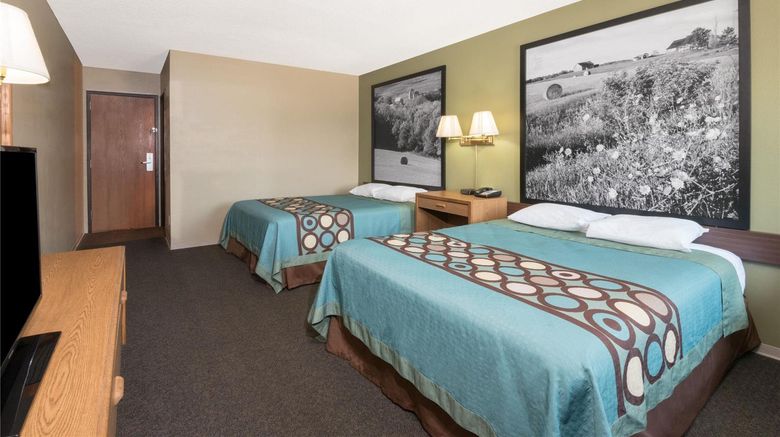 <b>Super 8 Milbank Room</b>. Images powered by <a href="https://iceportal.shijigroup.com/" title="IcePortal" target="_blank">IcePortal</a>.