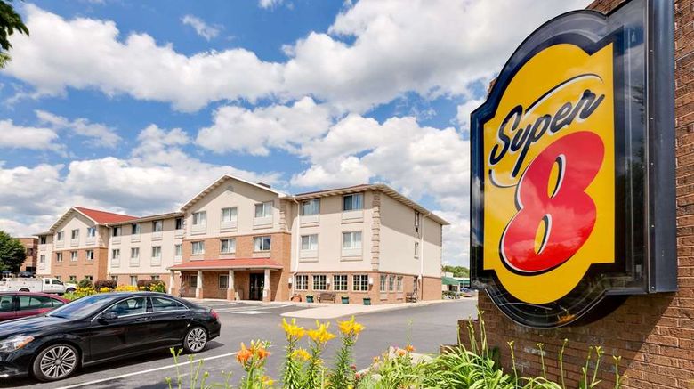 Super 8 Akron S/Green/Uniontown Exterior. Images powered by <a href="https://iceportal.shijigroup.com" target="_blank" rel="noopener">Ice Portal</a>.