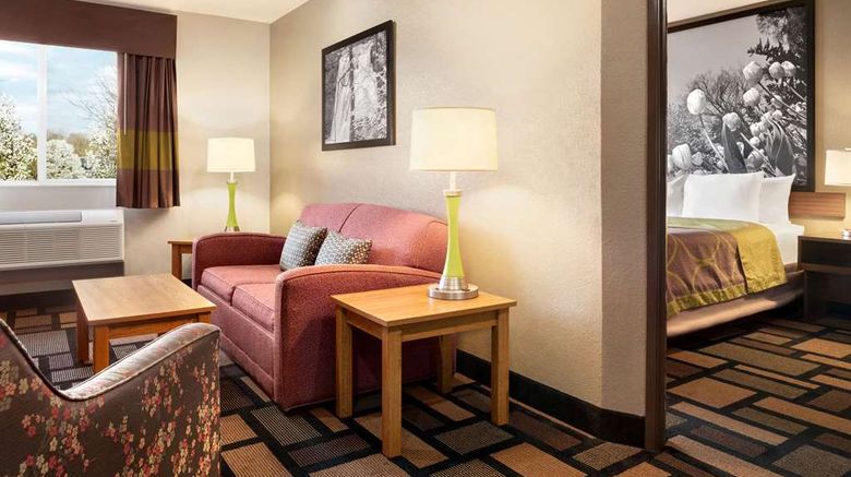 <b>Super 8 Akron S/Green/Uniontown Suite</b>. Images powered by <a href="https://iceportal.shijigroup.com/" title="IcePortal" target="_blank">IcePortal</a>.