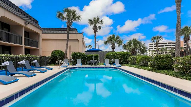 <b>Hampton Inn Fort Walton Beach Pool</b>. Images powered by <a href="https://iceportal.shijigroup.com/" title="IcePortal" target="_blank">IcePortal</a>.