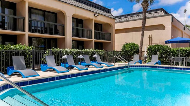 <b>Hampton Inn Fort Walton Beach Pool</b>. Images powered by <a href="https://iceportal.shijigroup.com/" title="IcePortal" target="_blank">IcePortal</a>.