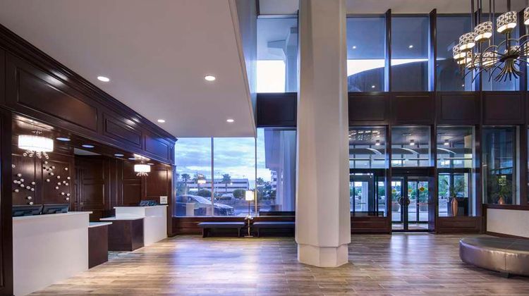 DoubleTree by Hilton Hotel Jacksonville Lobby