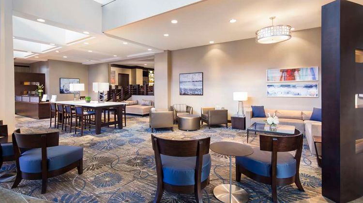 DoubleTree by Hilton Hotel Jacksonville Lobby