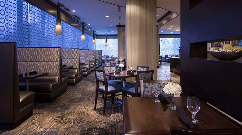 <b>DoubleTree by Hilton Hotel Jacksonville Restaurant</b>. Images powered by <a href="https://iceportal.shijigroup.com/" title="IcePortal" target="_blank">IcePortal</a>.
