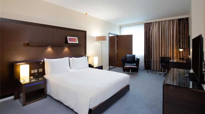 <b>Hilton London Canary Wharf Room</b>. Images powered by <a href="https://iceportal.shijigroup.com/" title="IcePortal" target="_blank">IcePortal</a>.