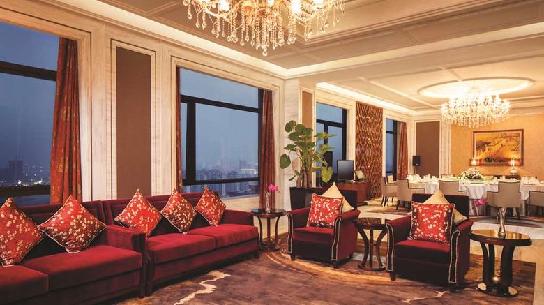 <b>DoubleTree by Hilton Hotel Anhui-Suzhou Restaurant</b>. Images powered by <a href="https://iceportal.shijigroup.com/" title="IcePortal" target="_blank">IcePortal</a>.