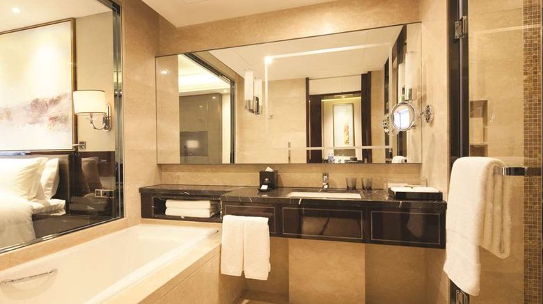 <b>DoubleTree by Hilton Hotel Anhui-Suzhou Room</b>. Images powered by <a href="https://iceportal.shijigroup.com/" title="IcePortal" target="_blank">IcePortal</a>.