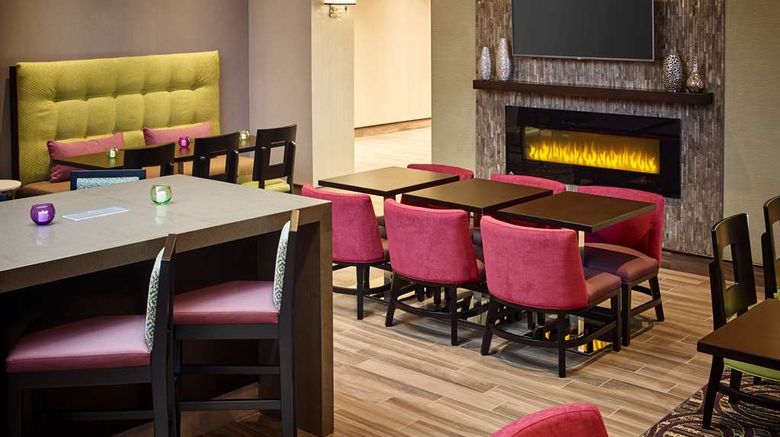 <b>Hampton Inn by Hilton Timmins Lobby</b>. Images powered by <a href="https://iceportal.shijigroup.com/" title="IcePortal" target="_blank">IcePortal</a>.
