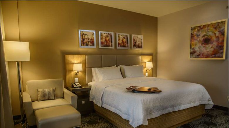 <b>Hampton by Hilton Room</b>. Images powered by <a href="https://iceportal.shijigroup.com/" title="IcePortal" target="_blank">IcePortal</a>.