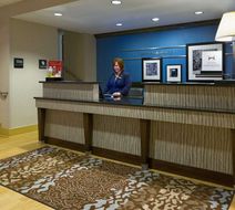 Hampton Inn Danbury Lobby