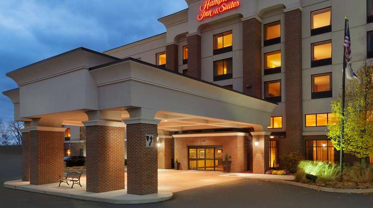 Hampton Inn & Suites East Hartford Exterior
