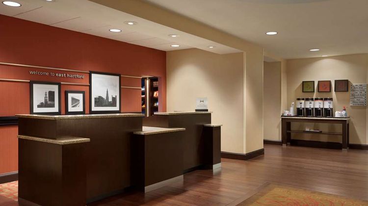 Hampton Inn & Suites East Hartford Lobby