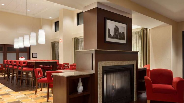 Hampton Inn & Suites East Hartford Lobby