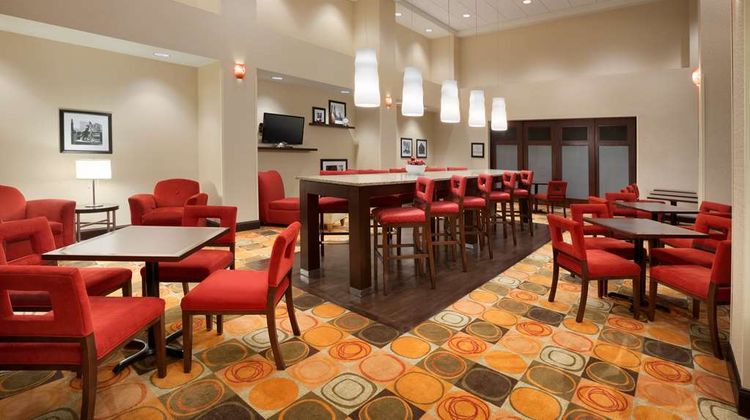 Hampton Inn & Suites East Hartford Lobby