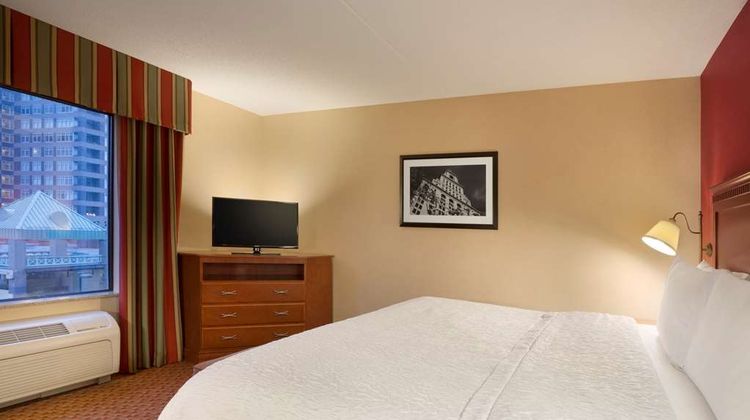 Hampton Inn & Suites East Hartford Room