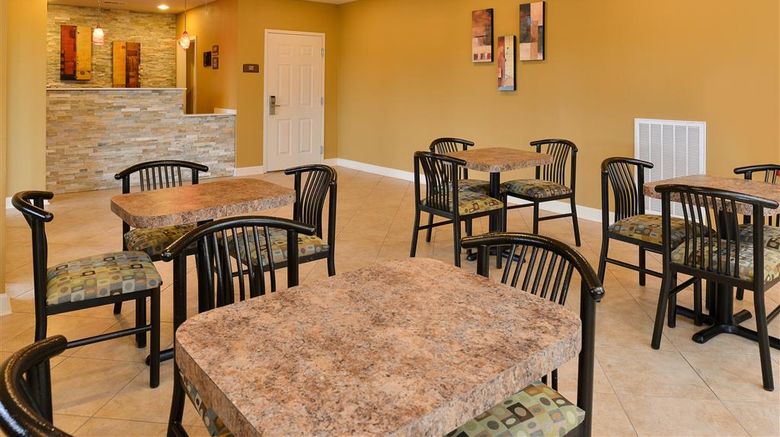 <b>Americas Best Value Inn Tupelo Restaurant</b>. Images powered by <a href="https://iceportal.shijigroup.com/" title="IcePortal" target="_blank">IcePortal</a>.