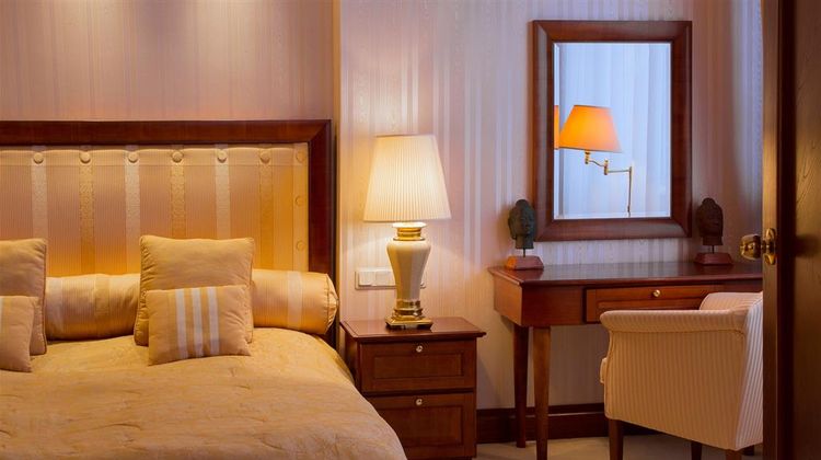 Apollo Hotel Suite
