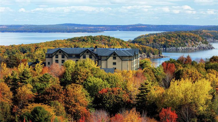 Hampton Inn Bar Harbor Exterior