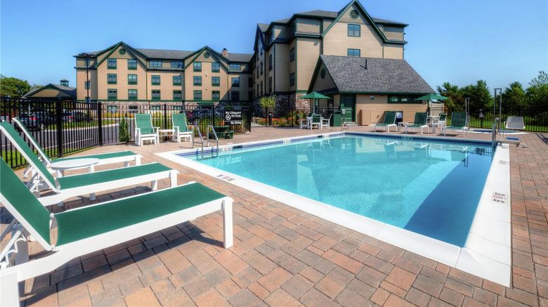 <b>Hampton Inn Bar Harbor Pool</b>. Images powered by <a href="https://iceportal.shijigroup.com/" title="IcePortal" target="_blank">IcePortal</a>.