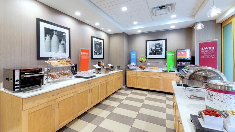 <b>Hampton Inn Bar Harbor Restaurant</b>. Images powered by <a href="https://iceportal.shijigroup.com/" title="IcePortal" target="_blank">IcePortal</a>.