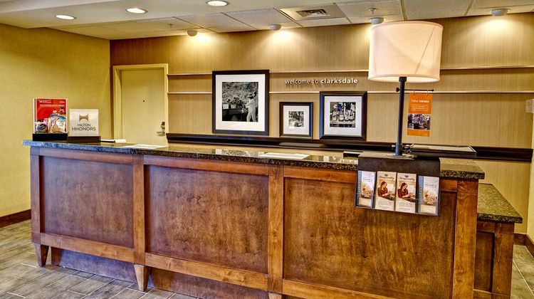 Hampton Inn Clarksdale Lobby