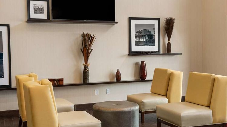 Hampton Inn & Suites Lavonia Lobby
