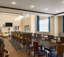 Hampton Inn & Suites Lavonia Lobby