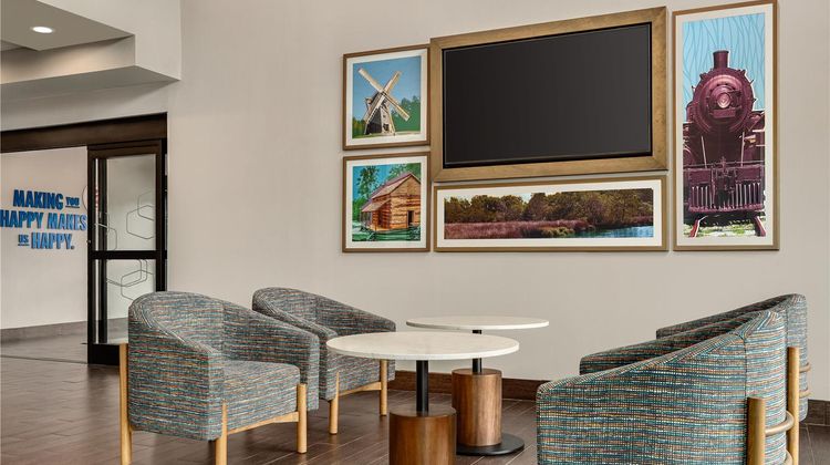 Hampton Inn & Suites Lavonia Lobby
