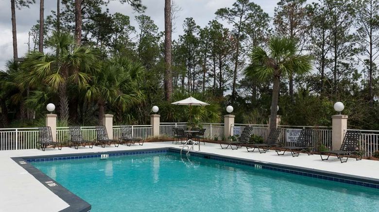 <b>Hilton Garden Inn Hilton Head Pool</b>. Images powered by <a href="https://iceportal.shijigroup.com/" title="IcePortal" target="_blank">IcePortal</a>.