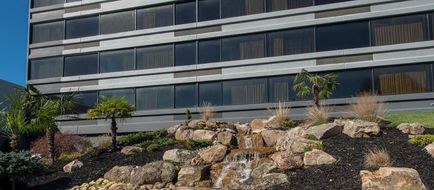 DoubleTree by Hilton Hotel Winston-Salem Exterior