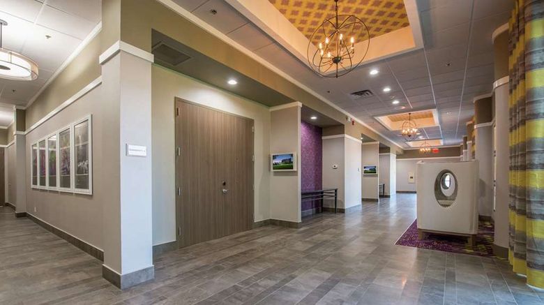 <b>DoubleTree by Hilton Hotel Winston-Salem Lobby</b>. Images powered by <a href="https://iceportal.shijigroup.com/" title="IcePortal" target="_blank">IcePortal</a>.