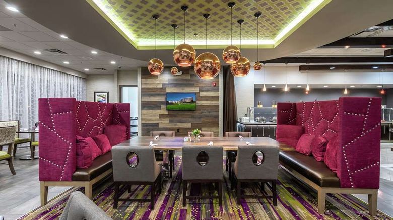 <b>DoubleTree by Hilton Hotel Winston-Salem Restaurant</b>. Images powered by <a href="https://iceportal.shijigroup.com/" title="IcePortal" target="_blank">IcePortal</a>.