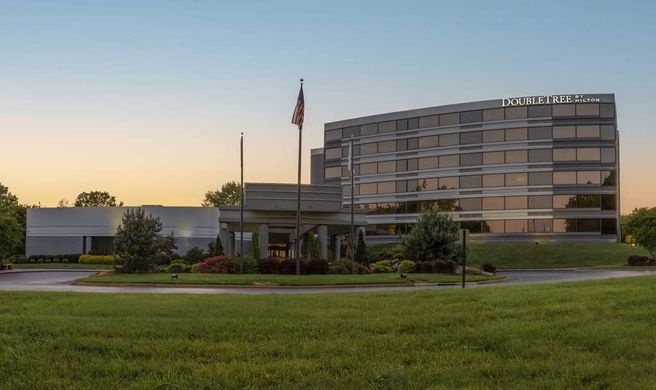 DoubleTree by Hilton Hotel Winston-Salem Exterior