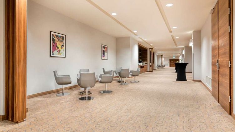 DoubleTree by Hilton Krakow Hotel Lobby