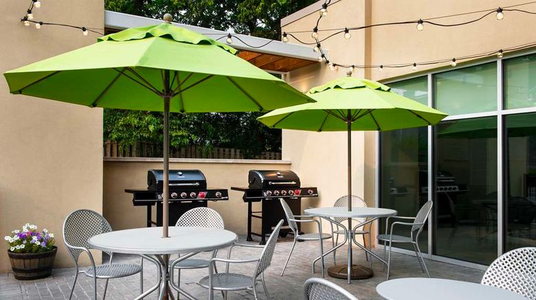 <b>Home2 Suites University/Medical Center Restaurant</b>. Images powered by <a href="https://iceportal.shijigroup.com/" title="IcePortal" target="_blank">IcePortal</a>.