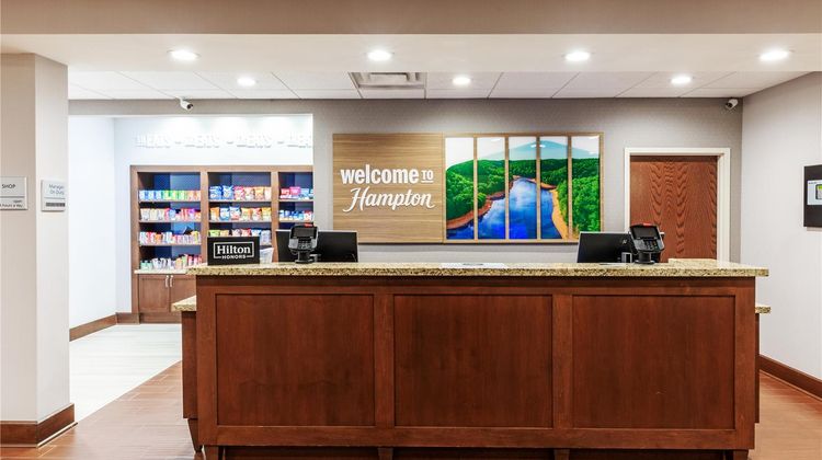 Hampton Inn & Suites Lonoke Lobby