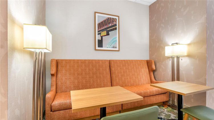 Hampton Inn Marion Lobby