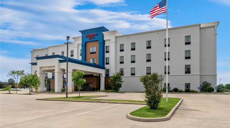 Hampton Inn Marion Exterior