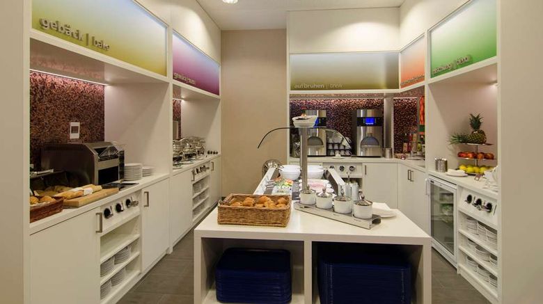 <b>Hampton by Hilton Nuremberg City Centre Restaurant</b>. Images powered by <a href="https://iceportal.shijigroup.com/" title="IcePortal" target="_blank">IcePortal</a>.