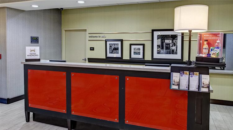Hampton Inn and Suites Ada Lobby