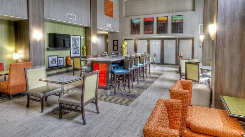 <b>Hampton Inn and Suites Ada Lobby</b>. Images powered by <a href="https://iceportal.shijigroup.com/" title="IcePortal" target="_blank">IcePortal</a>.