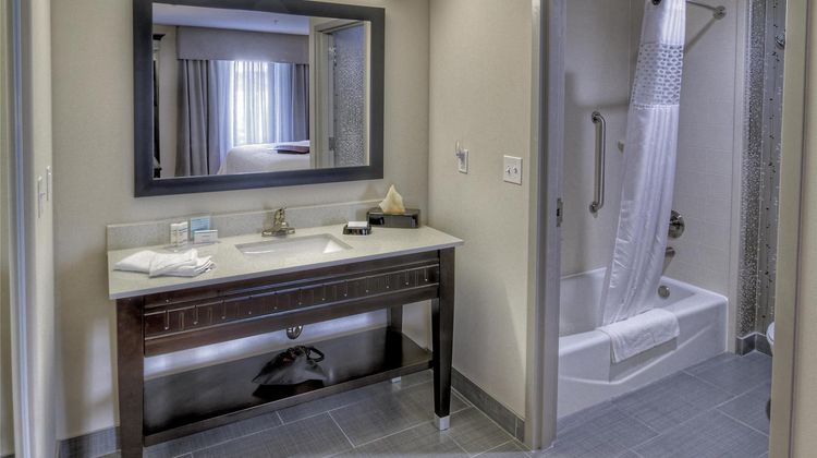 Hampton Inn and Suites Ada Room