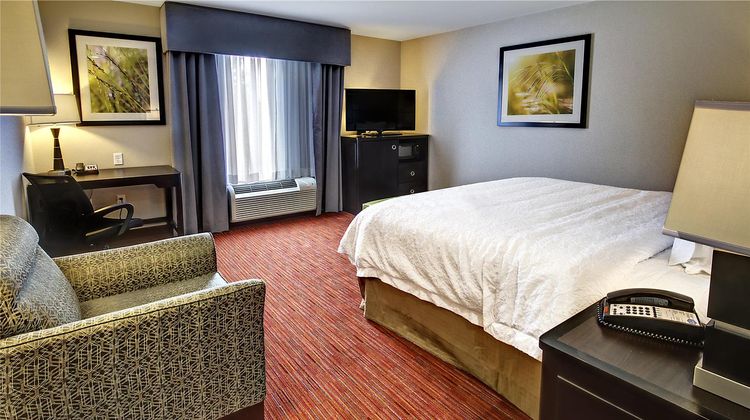 Hampton Inn and Suites Ada Room
